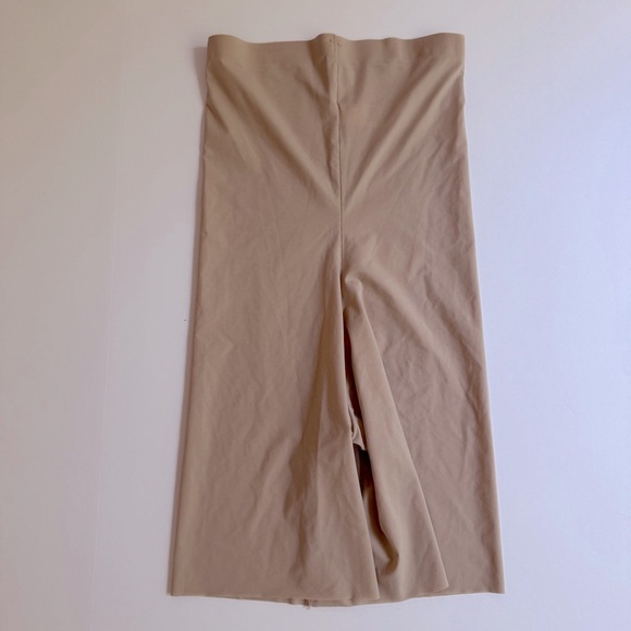 SPANX High-Waisted Shapewear Shorts Seamless Cream/Nude - Picture 1 of 15